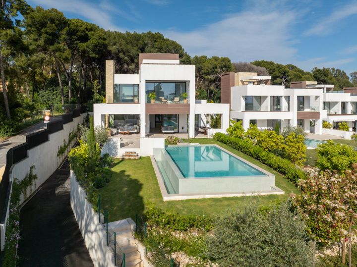 Villa Fuente - Unique Villa in a Gated Community