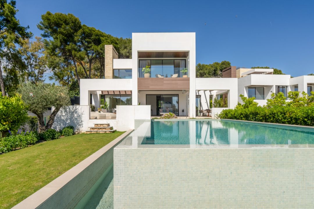 Villa Fuente - Unique Villa in a Gated Community