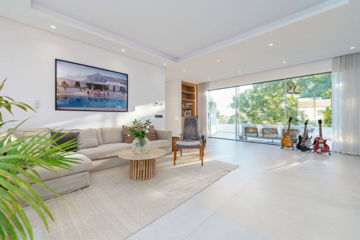 Casa Gina - Stylish Villa in a Gated Community