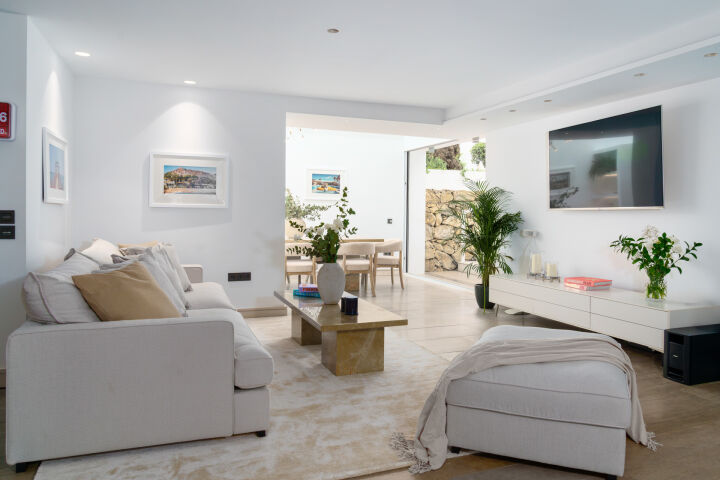 Casa Gina - Stylish Villa in a Gated Community