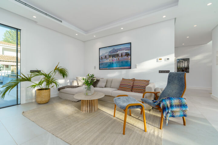 Casa Gina - Stylish Villa in a Gated Community