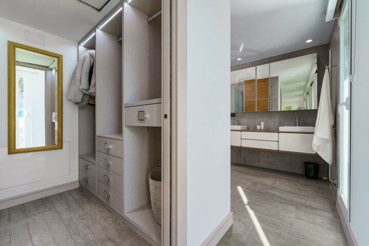 Casa Gina - Stylish Villa in a Gated Community