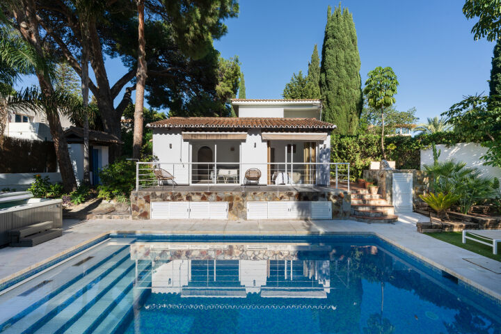 Casa Gina - Stylish Villa in a Gated Community