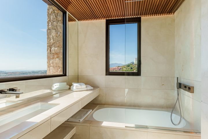 The Hills 12 - Marvelous Villa with Panoramic Views