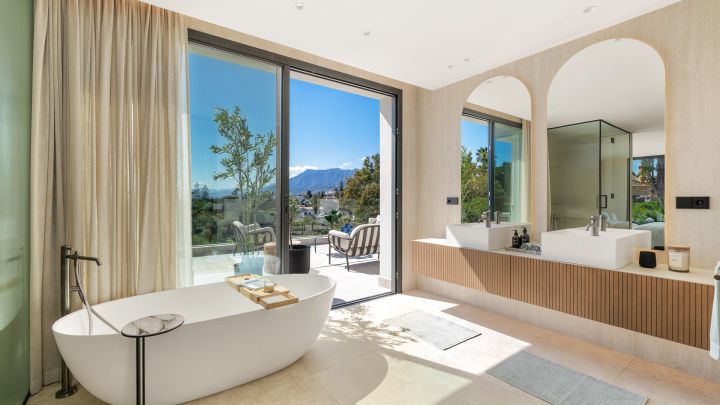Villa à El Rosario - Une pièce maîtresse andalouse raffinée