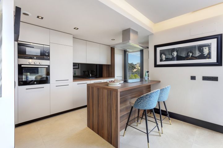 Aloha Penthouse - Elegant Mediterranean Living in La Cerquilla