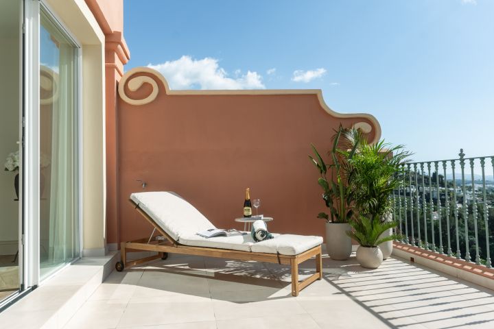 Duplex in Benahavis - Stylish Scandinavian-Mediterranean Duplex
