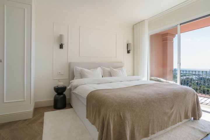 Duplex in Benahavis - Stylish Scandinavian-Mediterranean Duplex