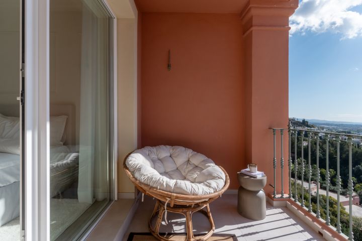 Duplex in Benahavis - Stylish Scandinavian-Mediterranean Duplex