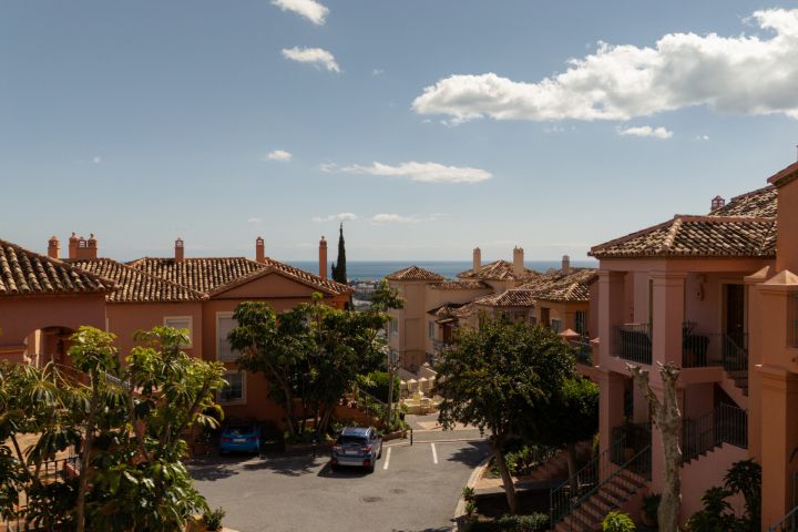 Duplex in Benahavis - Stylish Scandinavian-Mediterranean Duplex