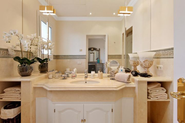 Villa in La Zagaleta - Mediterranean Elegance in a Gated Community