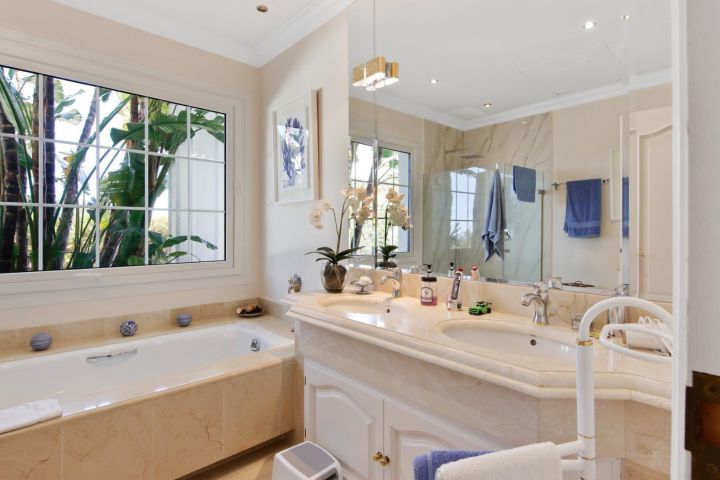 Villa in La Zagaleta - Mediterranean Elegance in a Gated Community