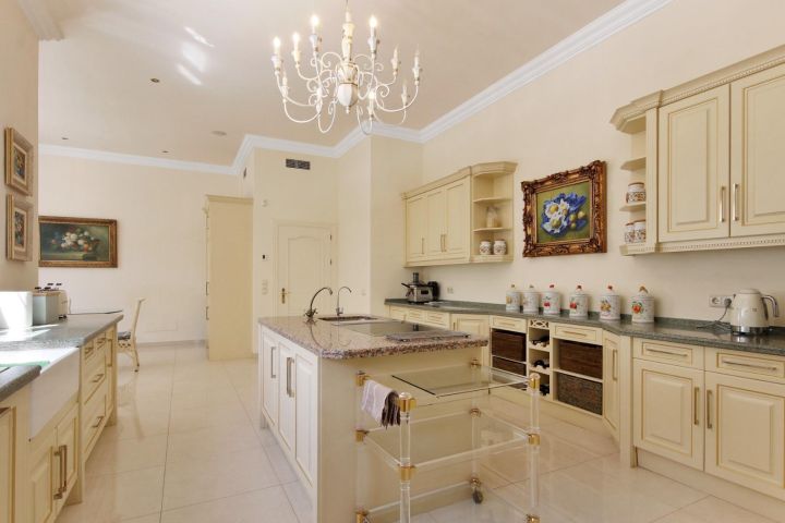 Villa in La Zagaleta - Mediterranean Elegance in a Gated Community