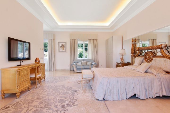 Villa in La Zagaleta - Mediterranean Elegance in a Gated Community