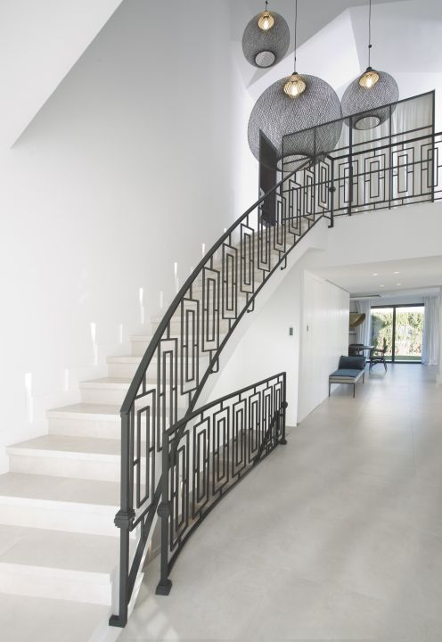 Villa Florence - Timeless Estate Close to Golf