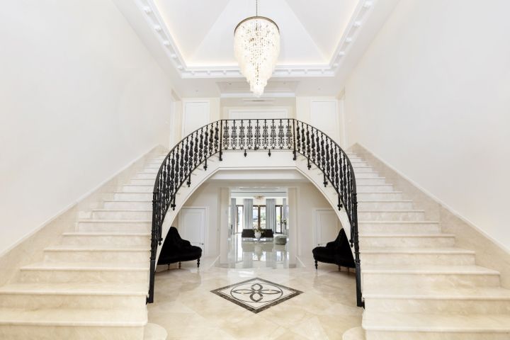 Villa Milas - Property in the Prestigious Sierra Blanca.
