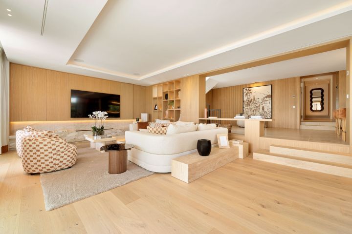 Villa Salina - Elegant Villa featuring Modern Design