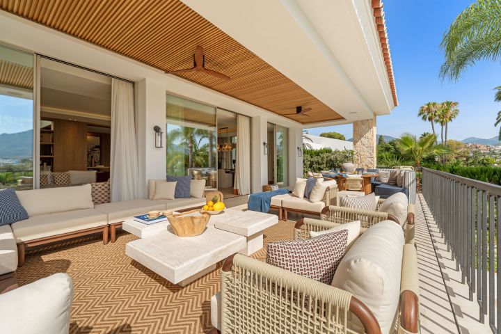 Villa Salina - Elegant Villa featuring Modern Design