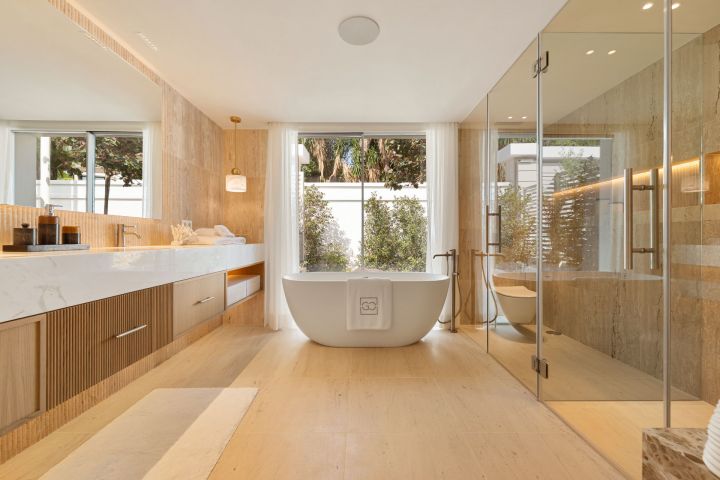 Villa Salina - Elegant Villa featuring Modern Design