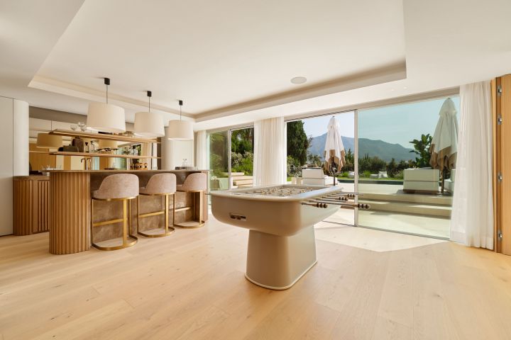 Villa Salina - Elegant Villa featuring Modern Design