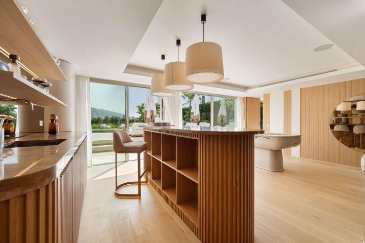 Villa Salina - Elegant Villa featuring Modern Design