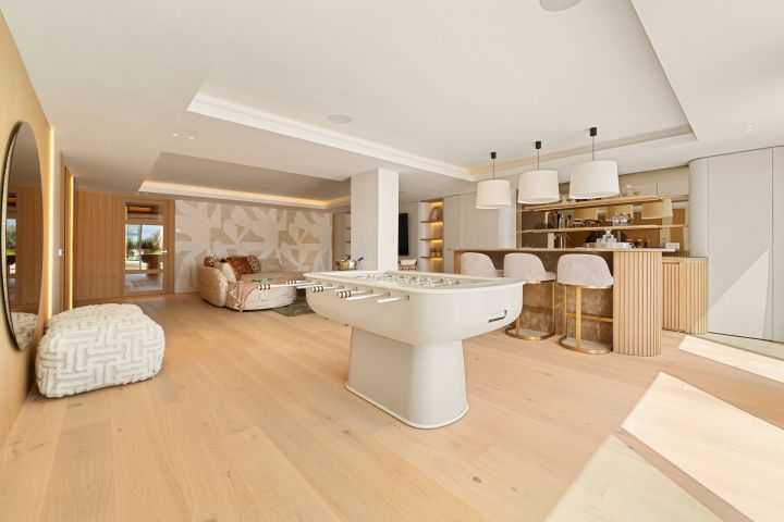 Villa Salina - Elegant Villa featuring Modern Design