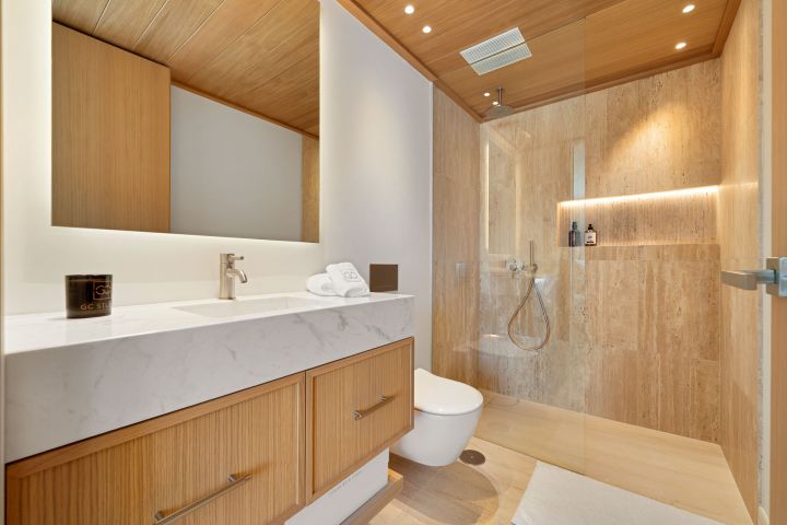 Villa Salina - Elegant Villa featuring Modern Design