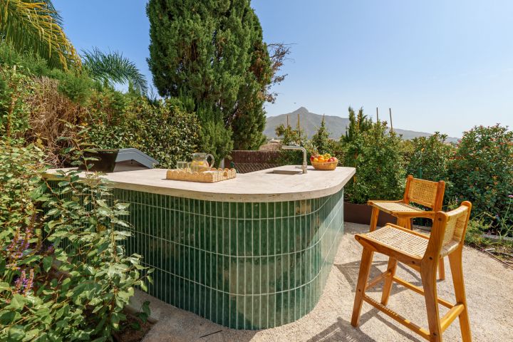 Villa Salina - Elegant Villa featuring Modern Design