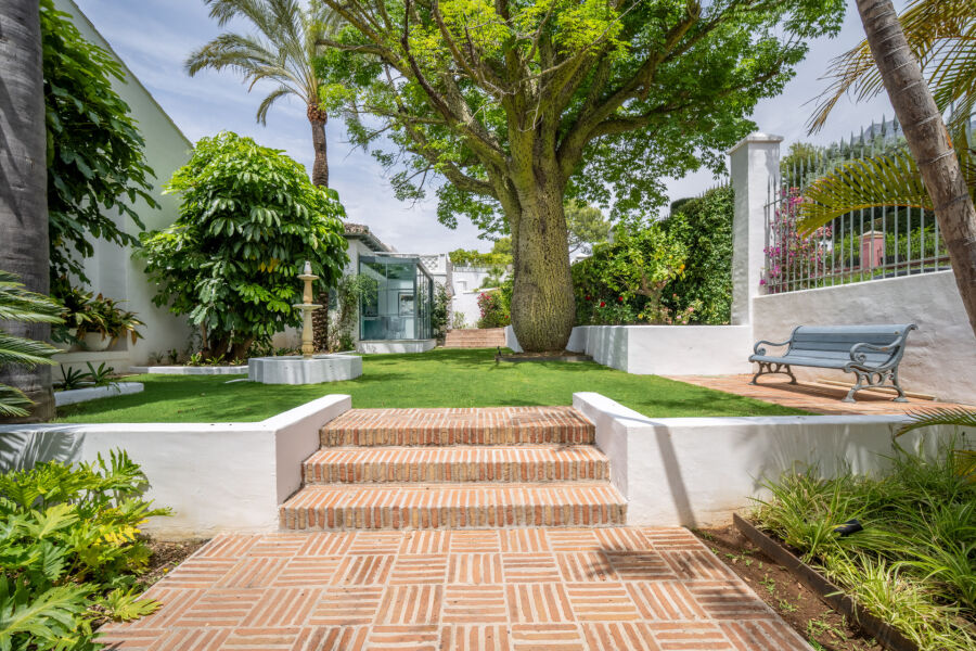 Mozart 37 - Modern Villa in a Prime Location