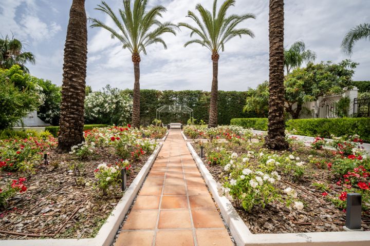 Mozart 37 - Modern Villa in a Prime Location