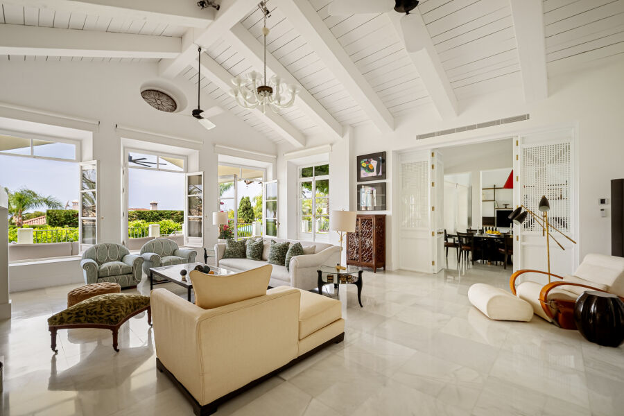 Mozart 37 - Modern Villa in a Prime Location