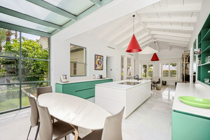 Mozart 37 - Modern Villa in a Prime Location