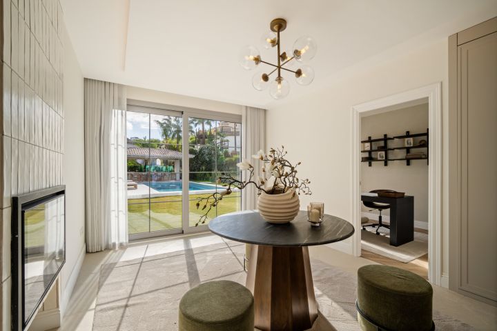 Los Arqueros 36 - Elegant Villa in Prime Location