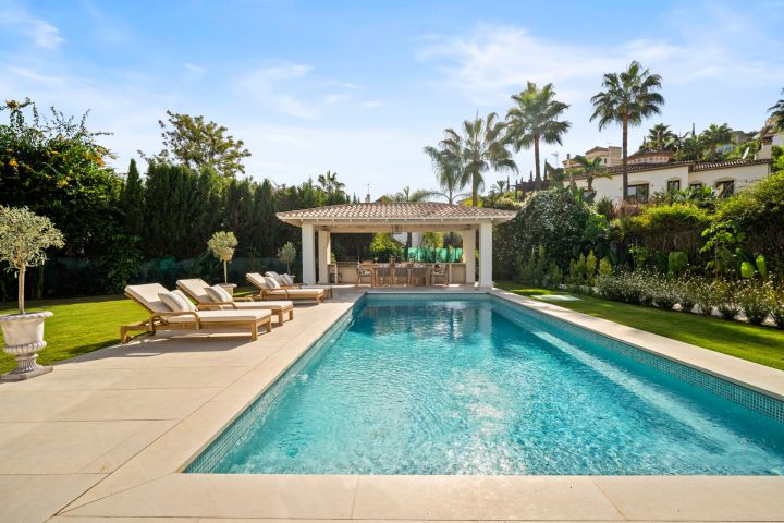 Los Arqueros 36 - Elegant Villa in Prime Location