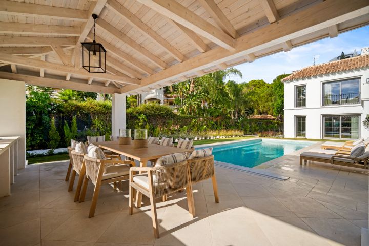 Los Arqueros 36 - Elegant Villa in Prime Location