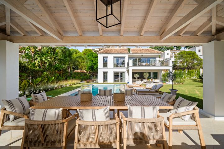 Los Arqueros 36 - Elegant Villa in Prime Location