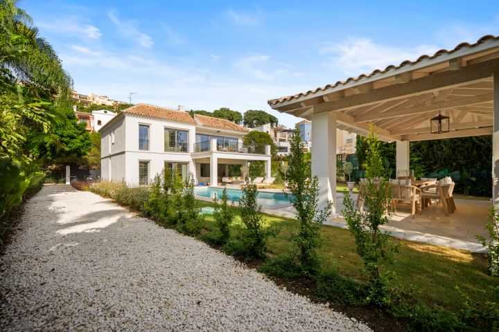 Los Arqueros 36 - Elegant Villa in Prime Location