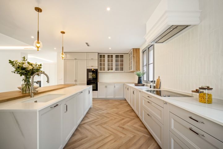 Los Arqueros 36 - Elegant Villa in Prime Location