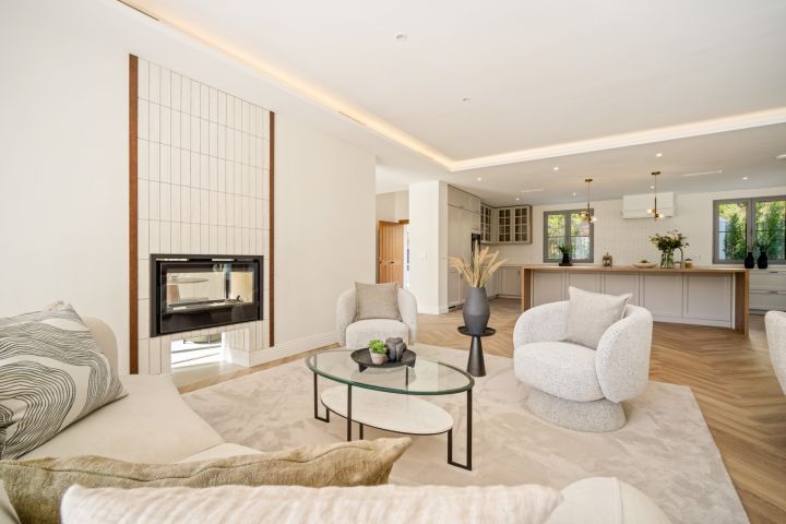 Los Arqueros 36 - Elegant Villa in Prime Location