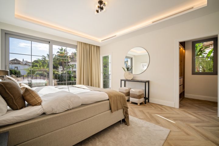 Los Arqueros 36 - Elegant Villa in Prime Location