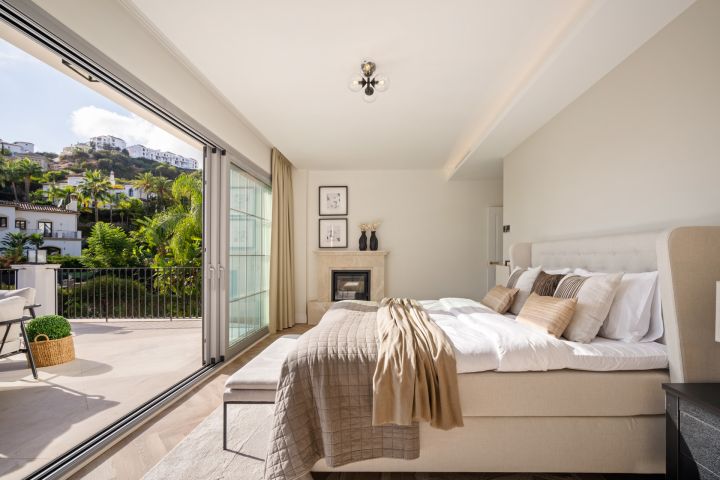 Los Arqueros 36 - Elegant Villa in Prime Location