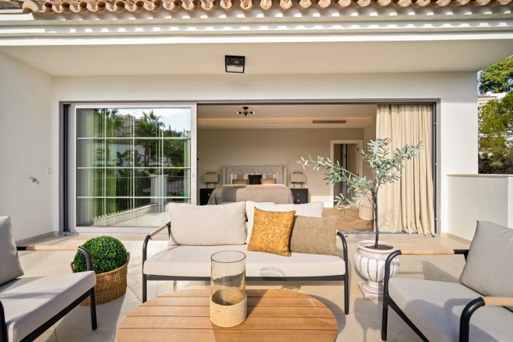 Los Arqueros 36 - Elegant Villa in Prime Location