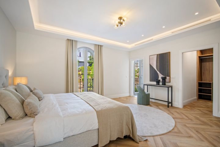 Los Arqueros 36 - Elegant Villa in Prime Location
