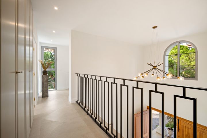 Los Arqueros 36 - Elegant Villa in Prime Location