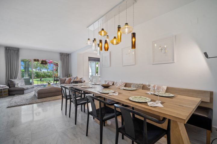 Las Adelfas - Beachside Apartment in San Pedro de Alcántara