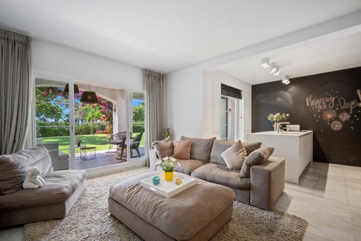 Las Adelfas - Beachside Apartment in San Pedro de Alcántara