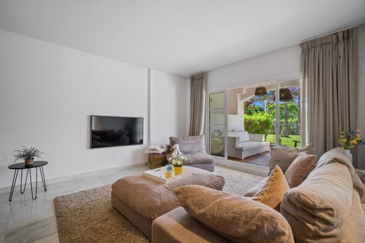 Las Adelfas - Beachside Apartment in San Pedro de Alcántara