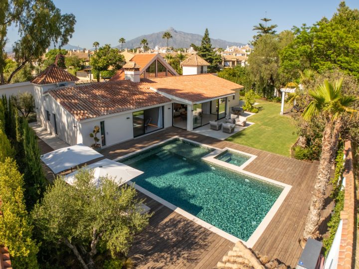 Villa Beach Life - Stunning Home in Puerto Banús