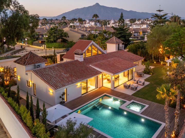 Villa Beach Life - Stunning Home in Puerto Banús