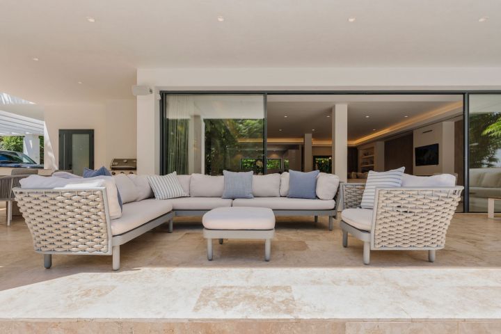 Herrojo 110 - Fascinating Villa minutes from Golf Course